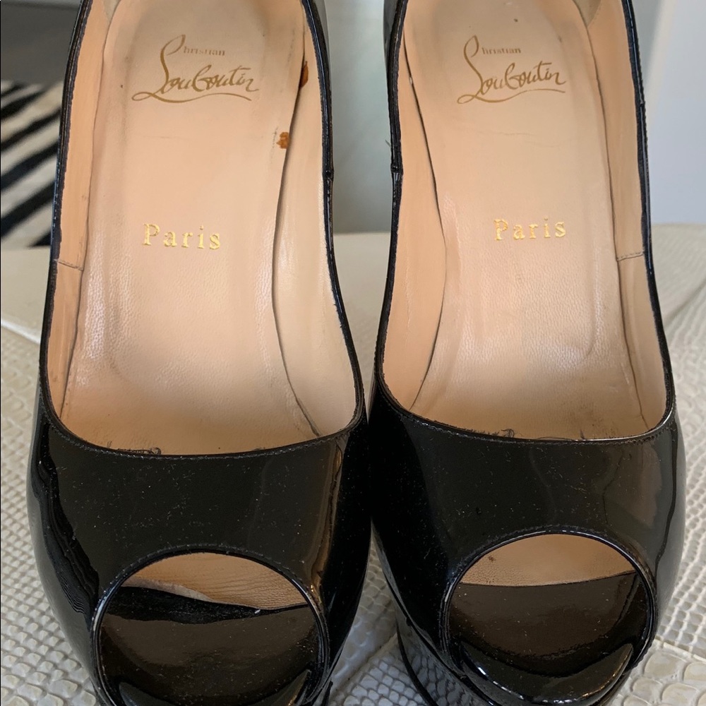 Heels - Picture 4 of 7